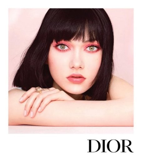 Барууныг байлдан дагуулж буй Сибирийн загвар өмсөгч